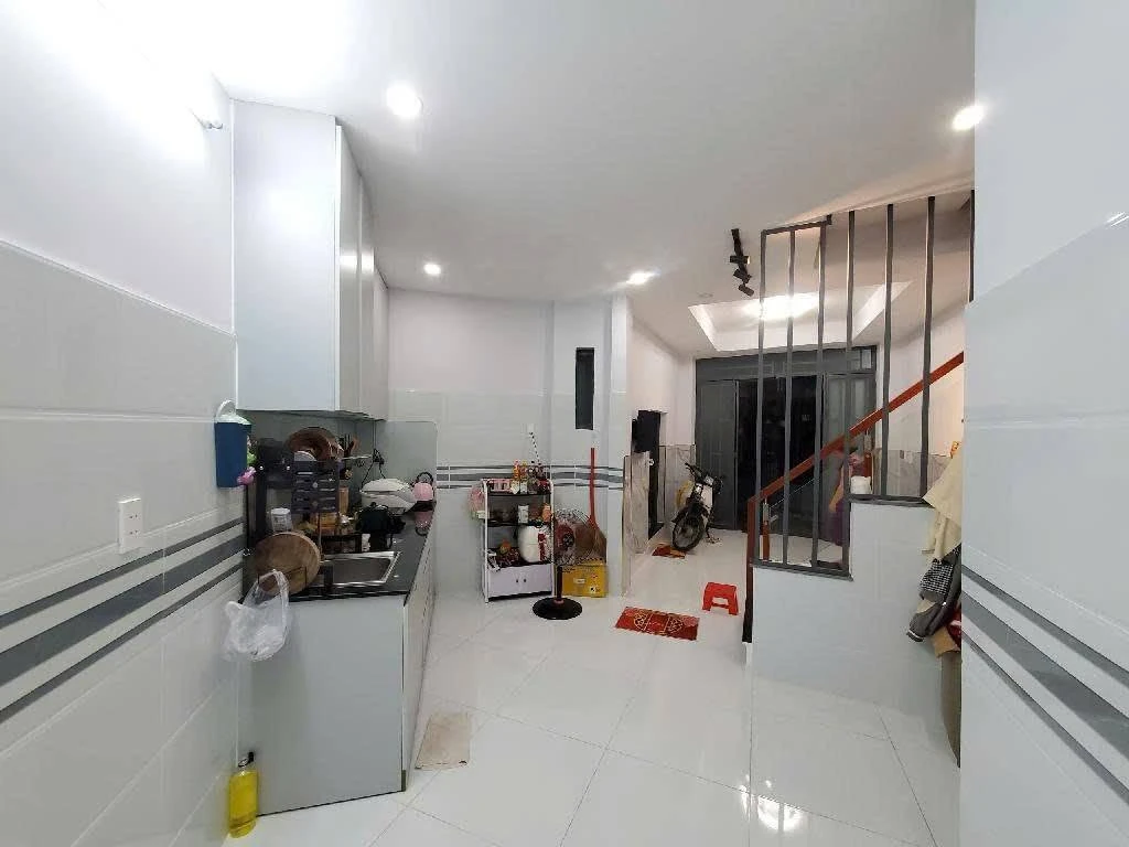 Bán nhà 2 tầng 31m² 2PN hẻm thông sau chung cư Botanic, Phú Nhuận giá 4,7 tỷ - Ảnh 1