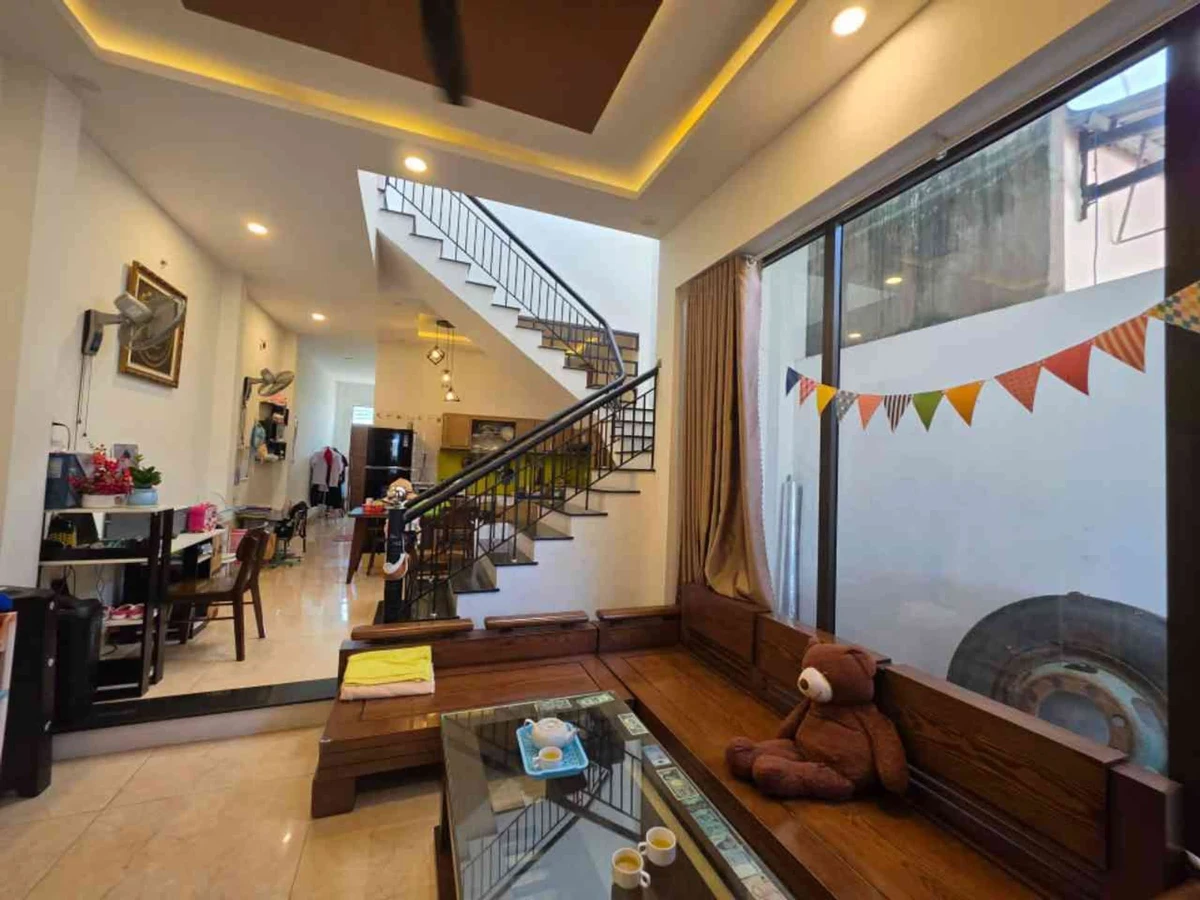 Nhà 2 tầng mặt tiền Nguyễn Văn Tỵ, Hòa Xuân, 100m², 4.95 tỷ - Ảnh 1