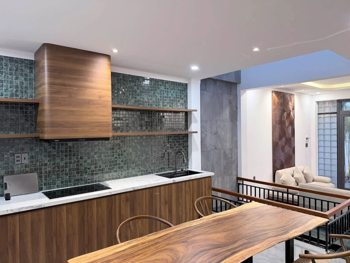 Nhà bán 3 phòng ngủ 85m² với giếng trời Tân An Đắk Lắk - Ảnh thu nhỏ 3