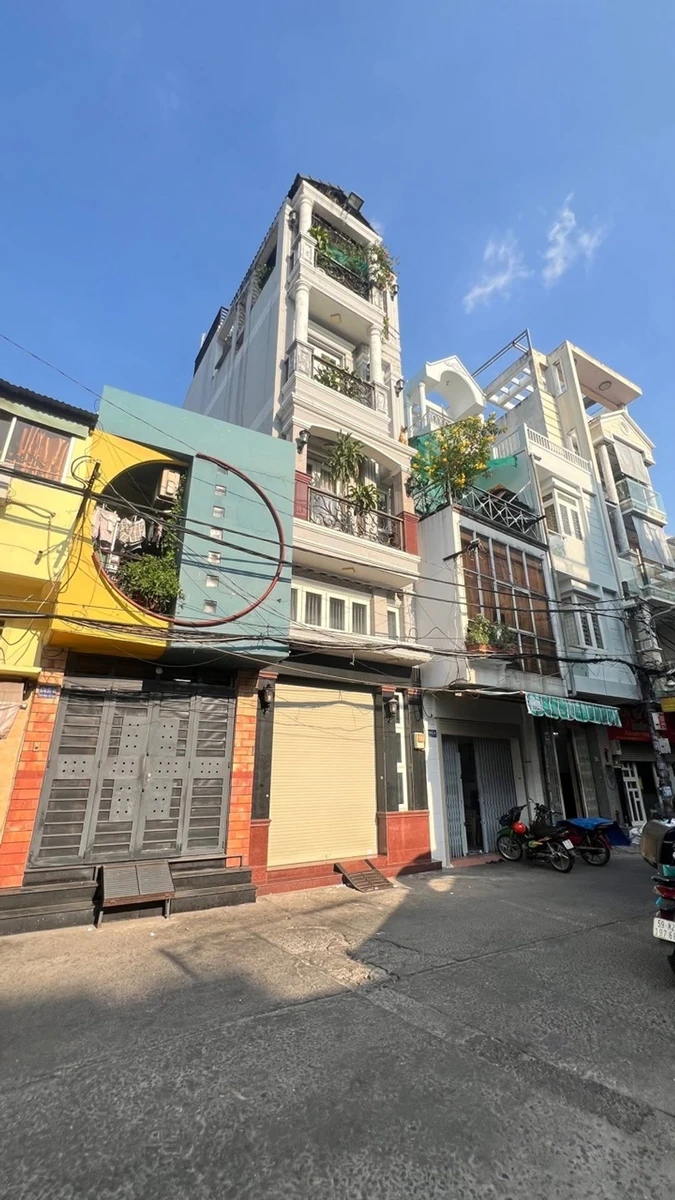 Bán nhà hẻm 6m Thái Phiên Quận 11, 4PN 5WC, DTSD 156m2, nhỉnh 8 tỷ - Ảnh 1