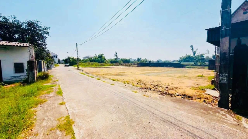 Bán đất mặt tiền 6.5m xóm 1 Nghi Phong giá 2 tỷ