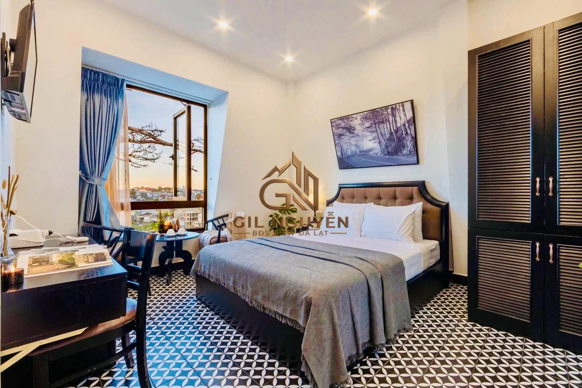 Bán villa sân vườn 296m² mặt tiền Phạm Xuân Hương Đà Lạt 38 tỷ - Ảnh thu nhỏ 2