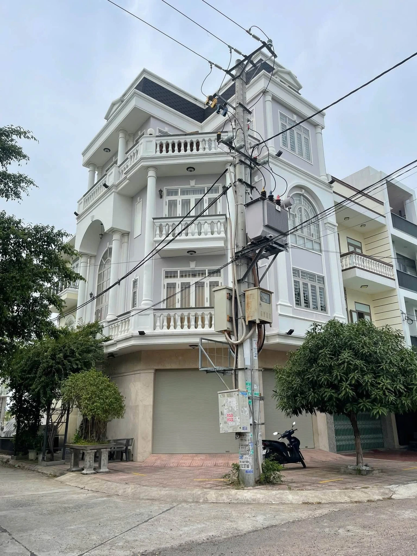 Bán nhà 5 tầng góc 2 mặt tiền 58m² Quận 1 - Ảnh 1