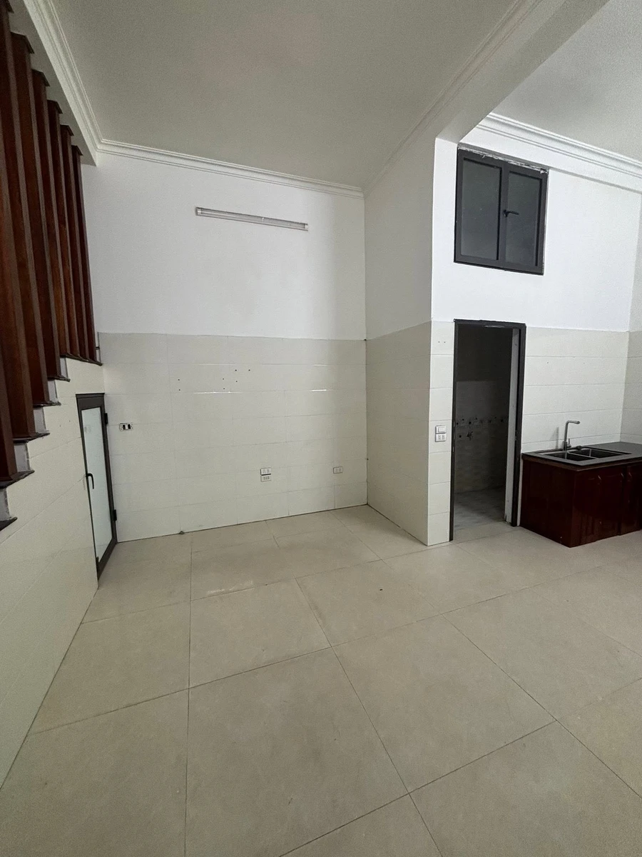 Bán nhà 2,5 tầng 95m² ngõ Lê Thái Tổ, Quận 1 - Ảnh thu nhỏ 4