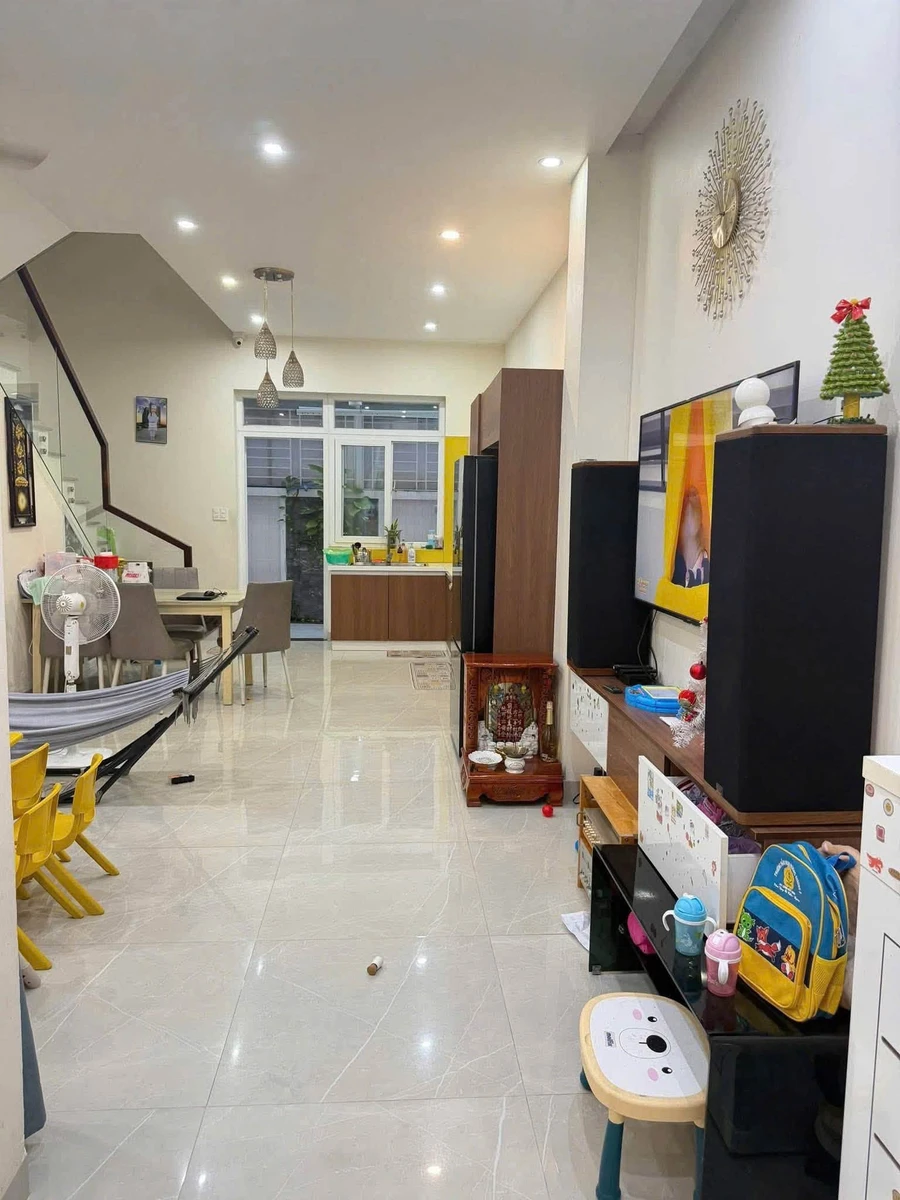 Bán nhà phố 3PN full nội thất 144m² Bình Chánh 7.35 tỷ - Ảnh thu nhỏ 4
