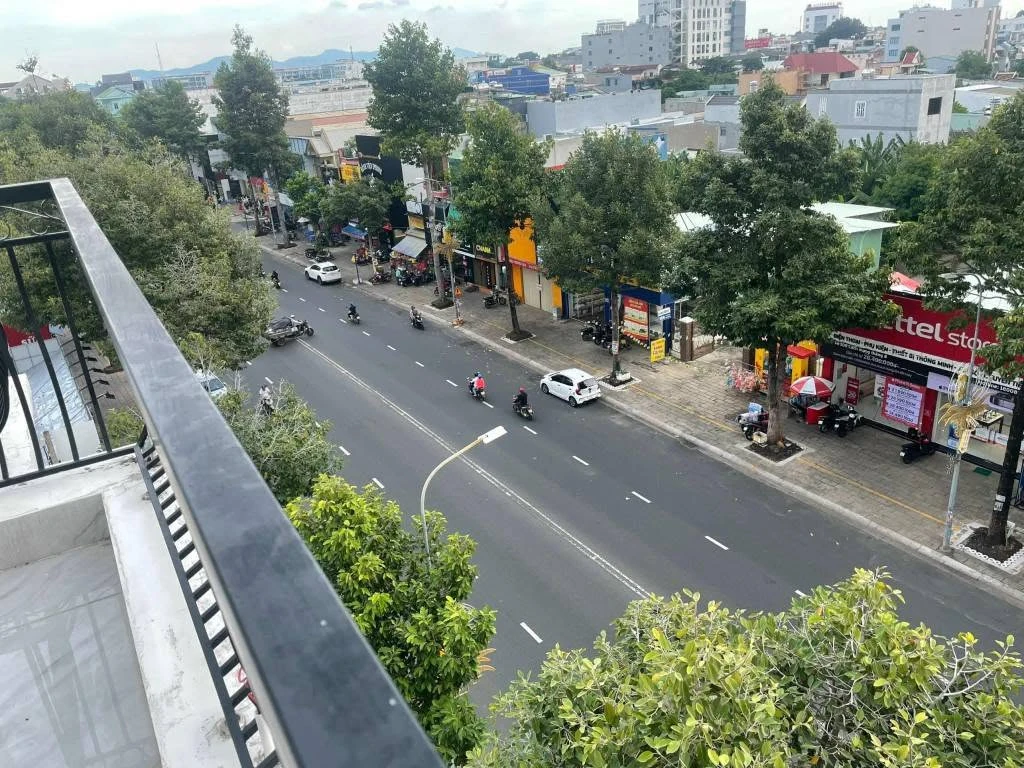 Bán đất 2500m2 mặt tiền kinh doanh CMT8 Bà Rịa 32 tỷ - Ảnh thu nhỏ 4