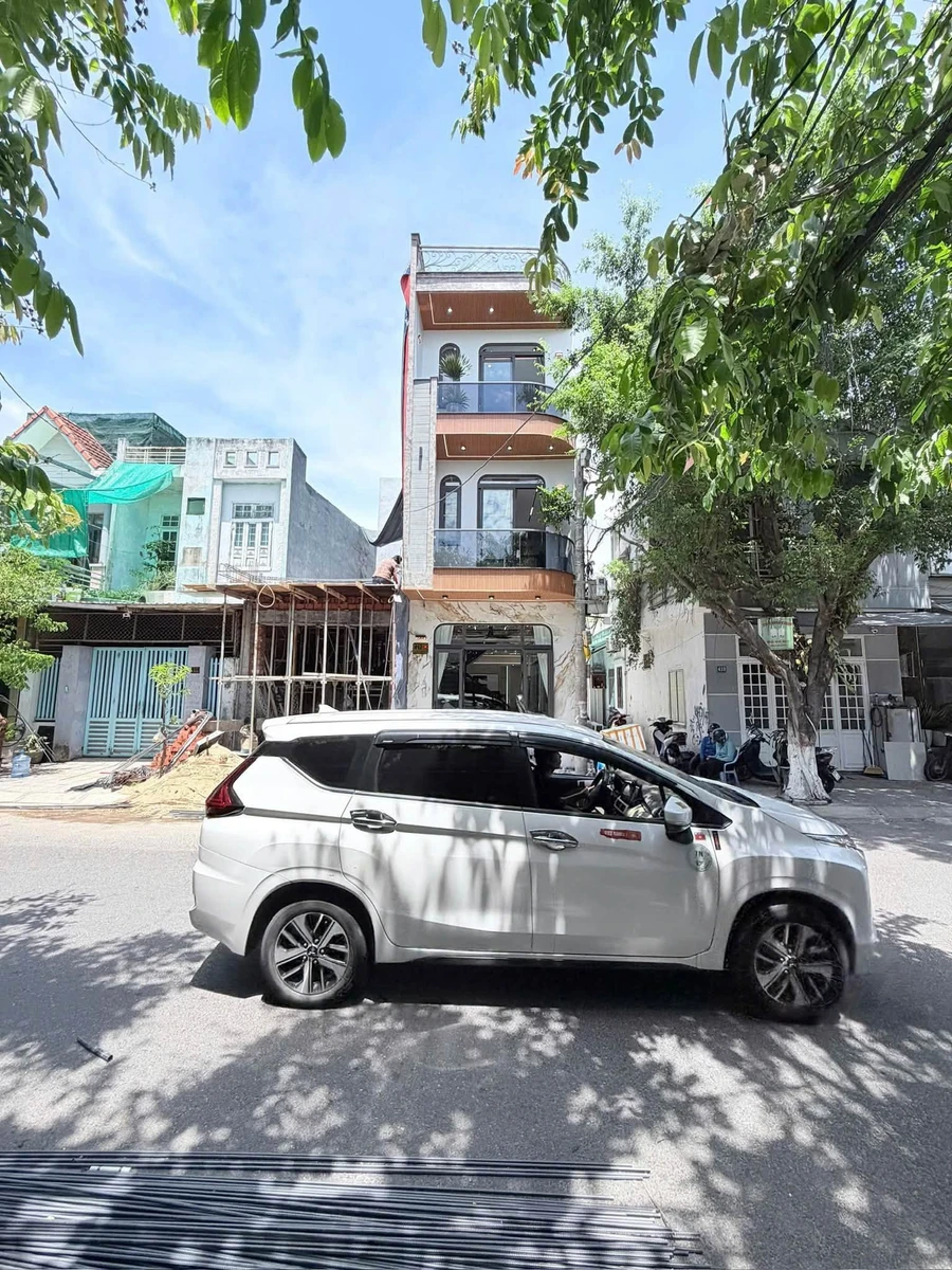 Bán nhà 3 tầng 158m² mặt tiền Quận 1 - Ảnh 1