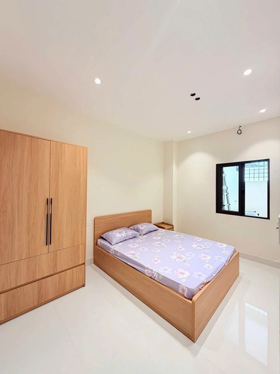 Bán nhà 3 tầng mặt tiền đường Nguyên Hồng, diện tích 72m2, giá nhỉnh 8 tỷ - Ảnh thu nhỏ 2