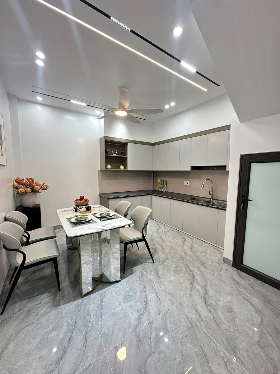 Bán nhà mặt ngõ 4 tầng 44m² Hồ Sen, Quận 1, 5,15 tỷ - Ảnh thu nhỏ 2