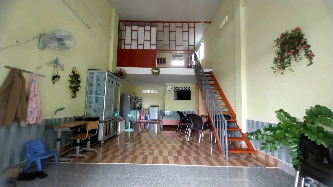 Bán nhà 2 mặt tiền 40m² Phạm Văn Đồng, Nha Trang