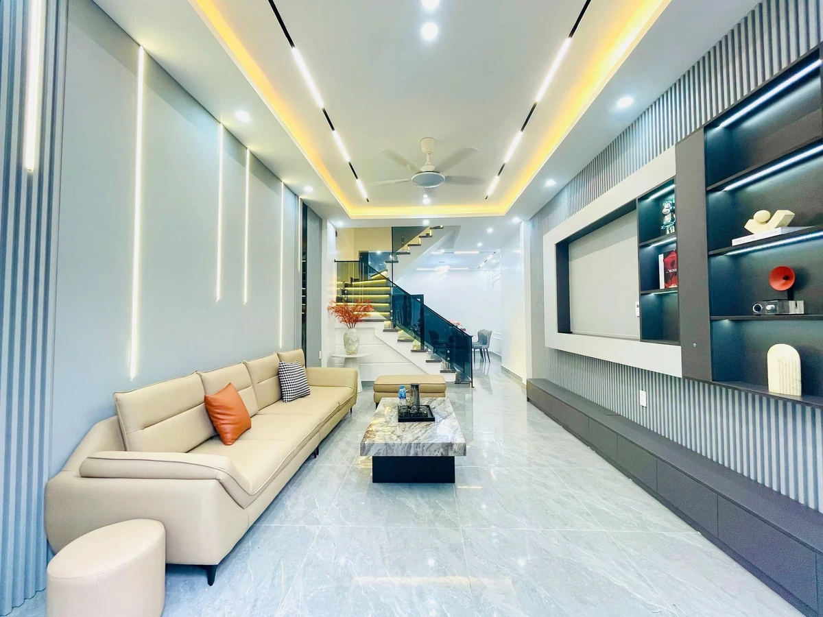 Nhà 4 tầng độc lập 50m² Phố Hồ Sen 6 tỷ 360 - Ảnh thu nhỏ 2