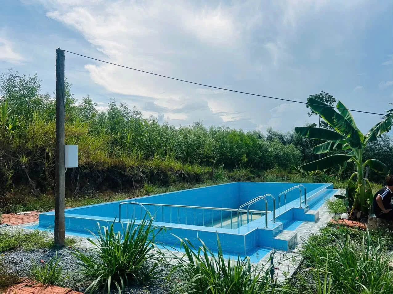 Bán nhà vườn 555m² có hồ bơi gần Thác Vực Hòm, Đắk Lắk - Ảnh 1
