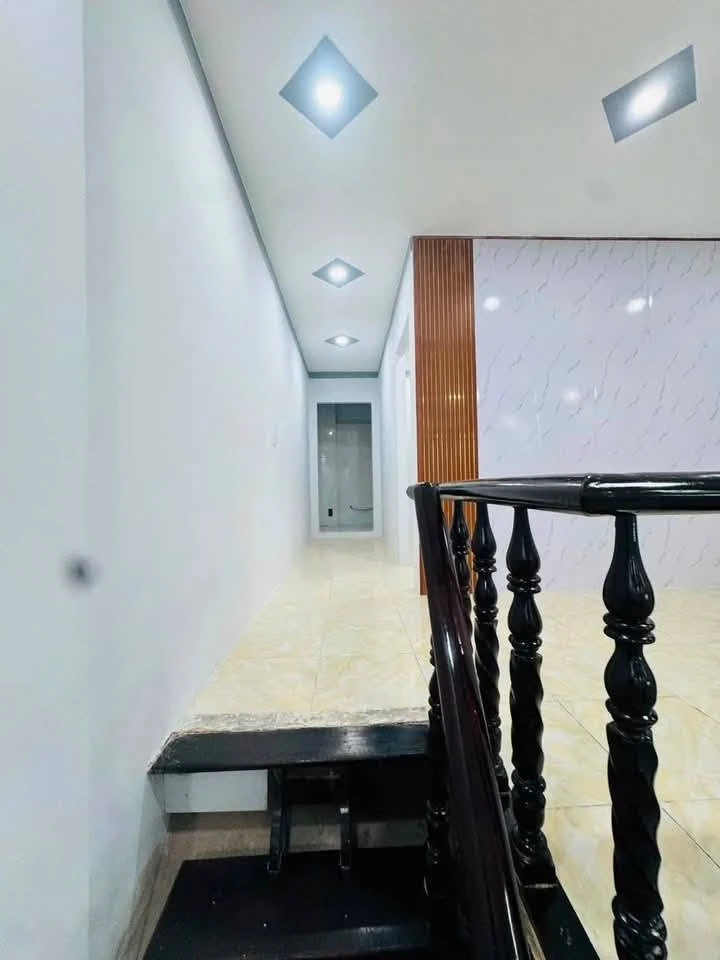 Bán nhà phố 60m² 3 phòng ngủ 2 WC, giá 1 tỷ 750 triệu ở Tân Đông Hiệp - Ảnh thu nhỏ 2