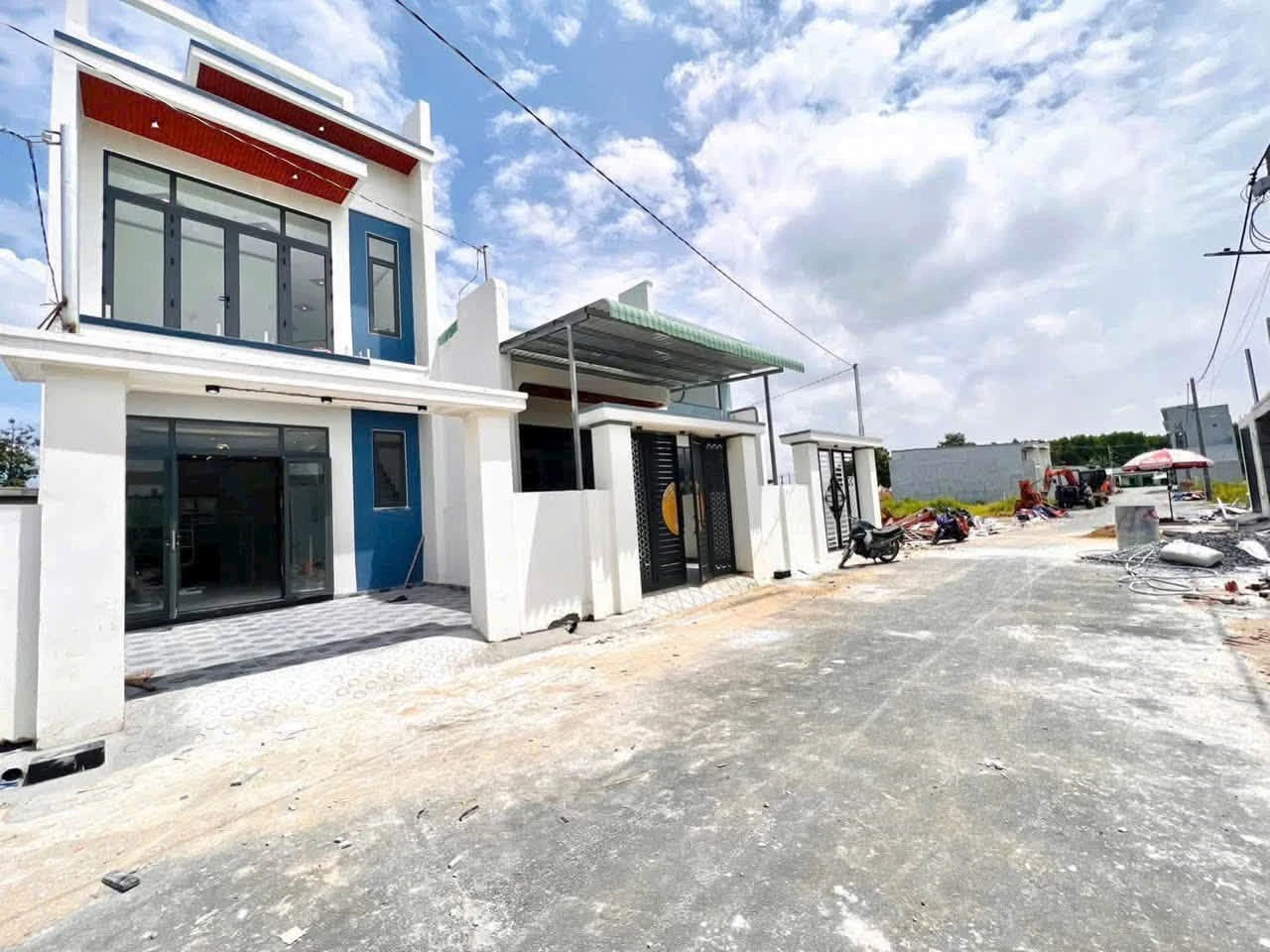 Bán nhà lầu 5x18 sổ riêng, Hương Lộ 15, 550 triệu - Ảnh 1