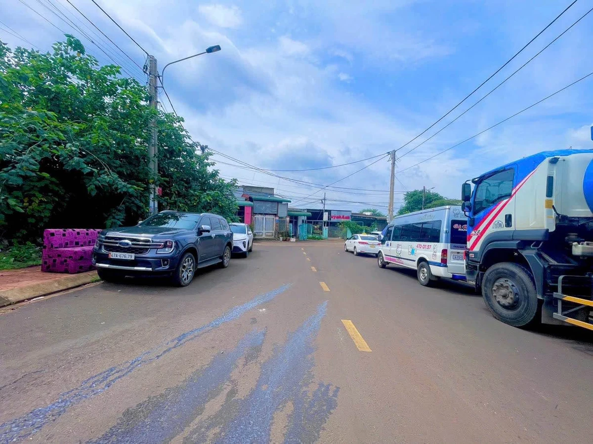 Bán đất mặt tiền Hoàng Minh Giám, 100m², 5.5 tỷ - Ảnh 1