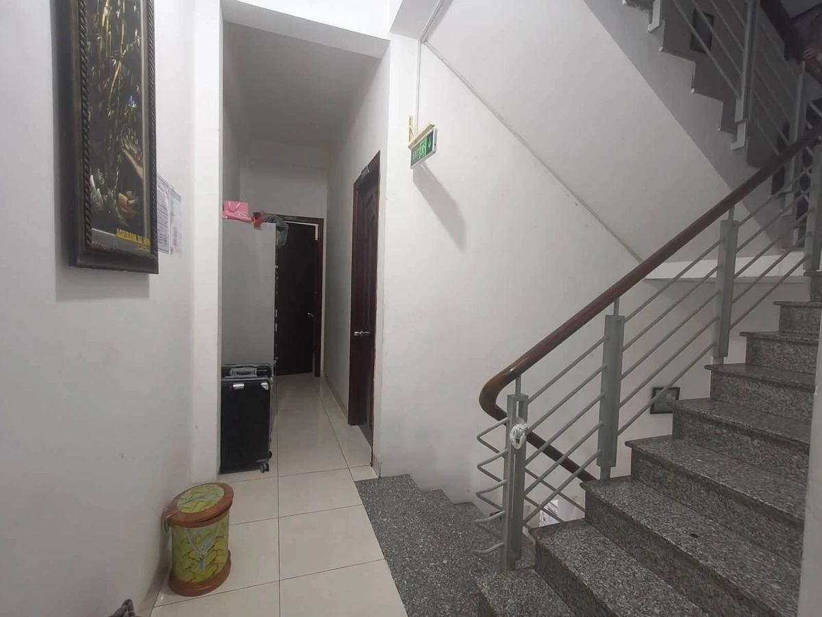 Bán căn hộ dịch vụ mặt tiền đường 8m, 1 trệt 2 lầu, 128m2, gần Cao đẳng Công Thương Quận 9 - Ảnh thu nhỏ 4