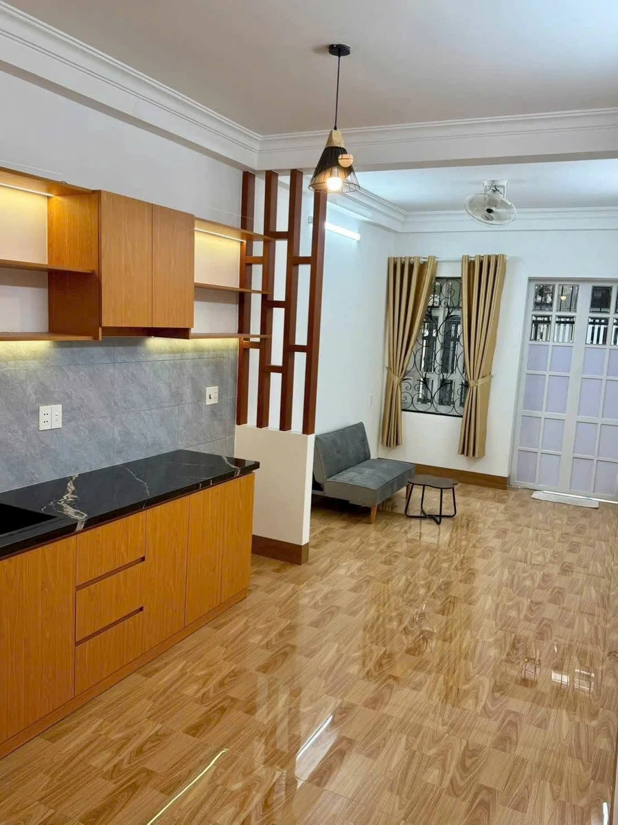 Bán nhà 2 PN hẻm Lê Lợi 70m² Quận 1 - Ảnh 1