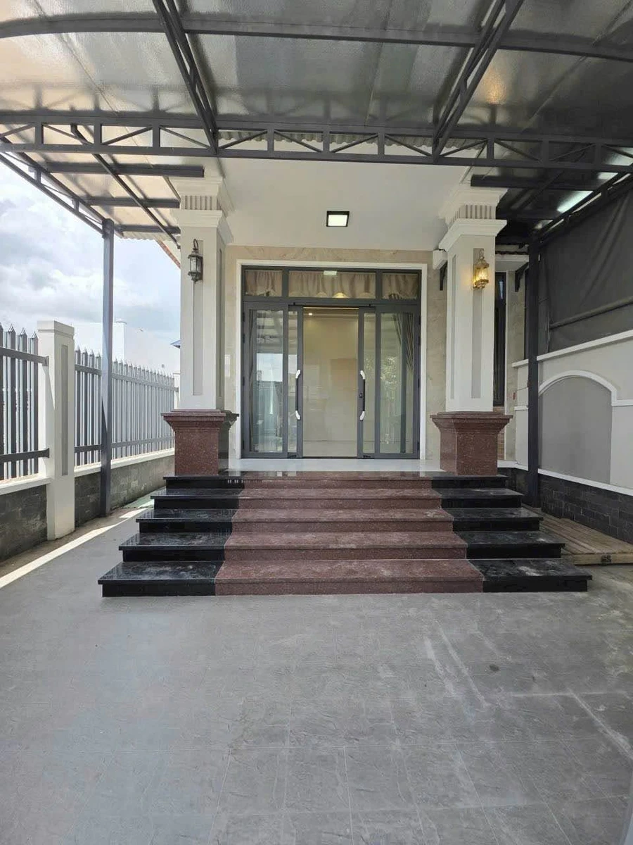 Bán nhà mái Thái 117m², 2 phòng ngủ, hẻm 82 Nguyễn Chí Thanh, Phường Long Hoa, Tây Ninh - Ảnh thu nhỏ 2
