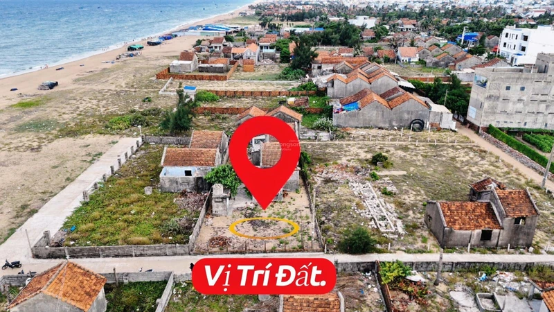 Cần bán lô thứ 2 của biển, 454m2, hai mặt đường, vị trí ở Làng Lò 1