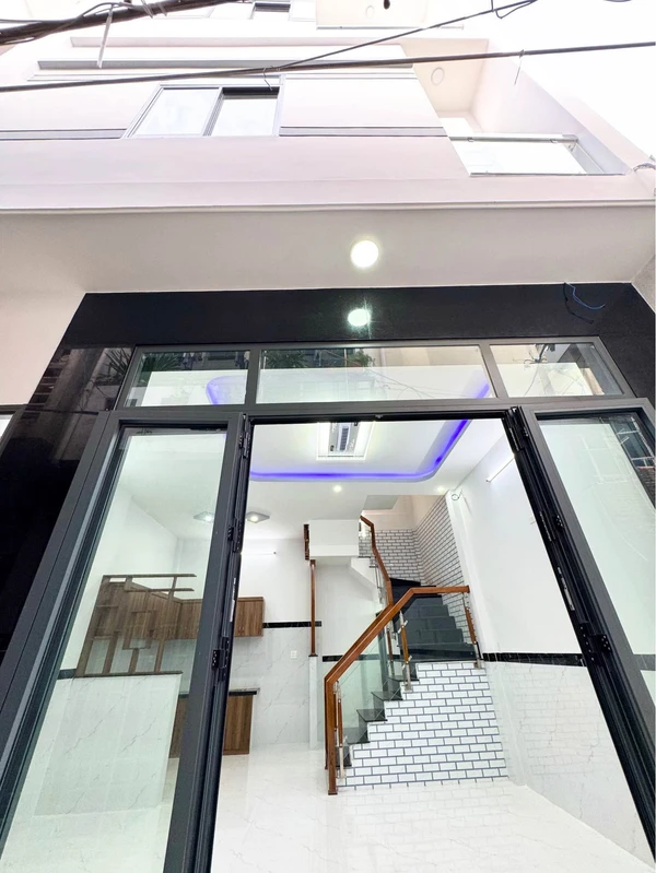 Bán nhà 3 tầng 3PN, 41m2, hẻm cạn, Quy Nhơn 3.2 tỷ