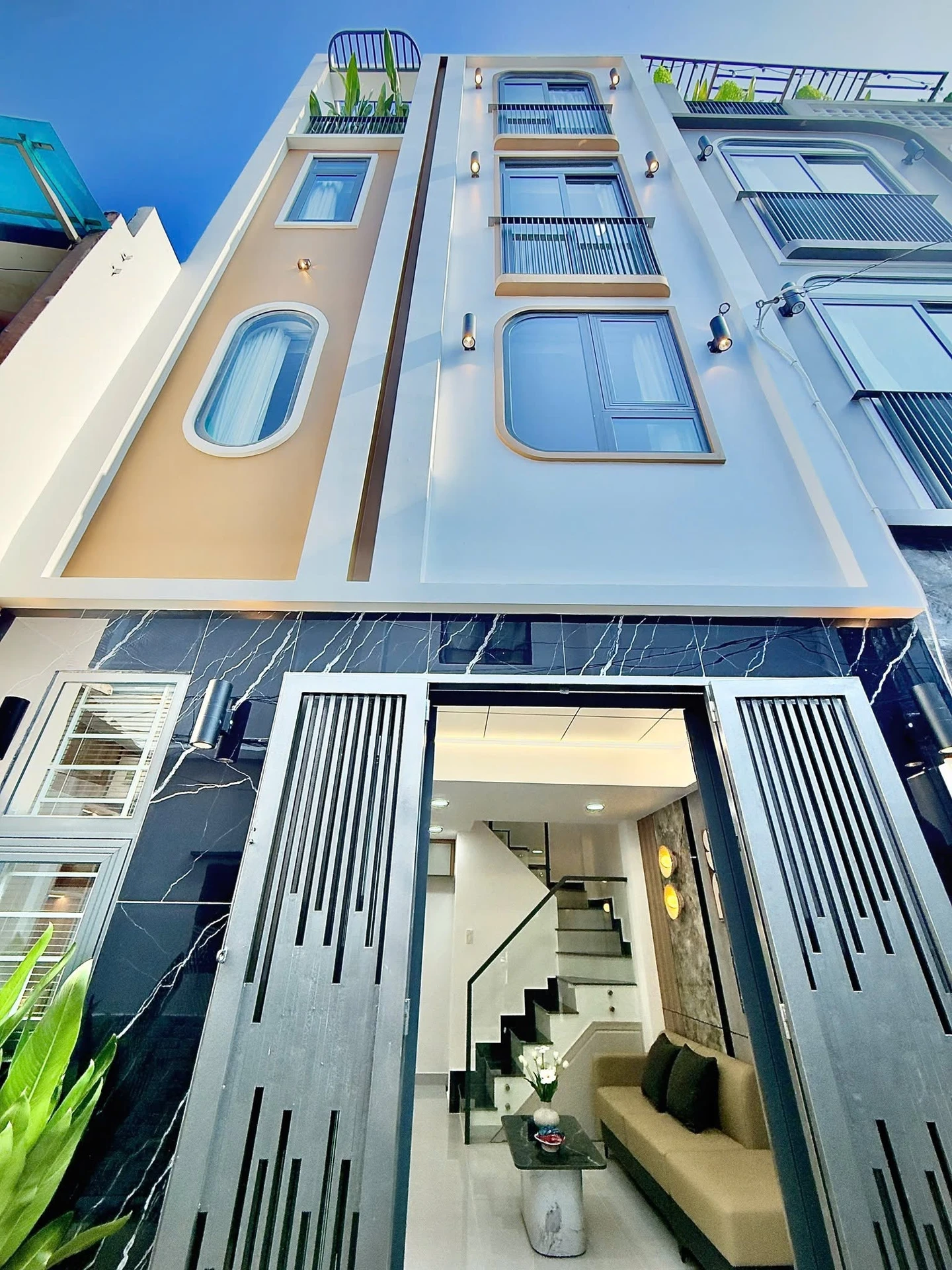 Bán nhà 1 trệt 3 lầu 3PN 4WC full nội thất đường Nguyễn Văn Nghi, Gò Vấp - Ảnh 1