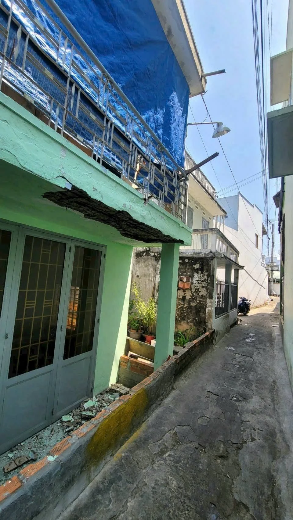 Bán nhà cũ hẻm bê tông 82,6m2 thổ cư nở hậu gần đường Pasteur, Phường Lạc Đạo, Phan Thiết - Ảnh 1