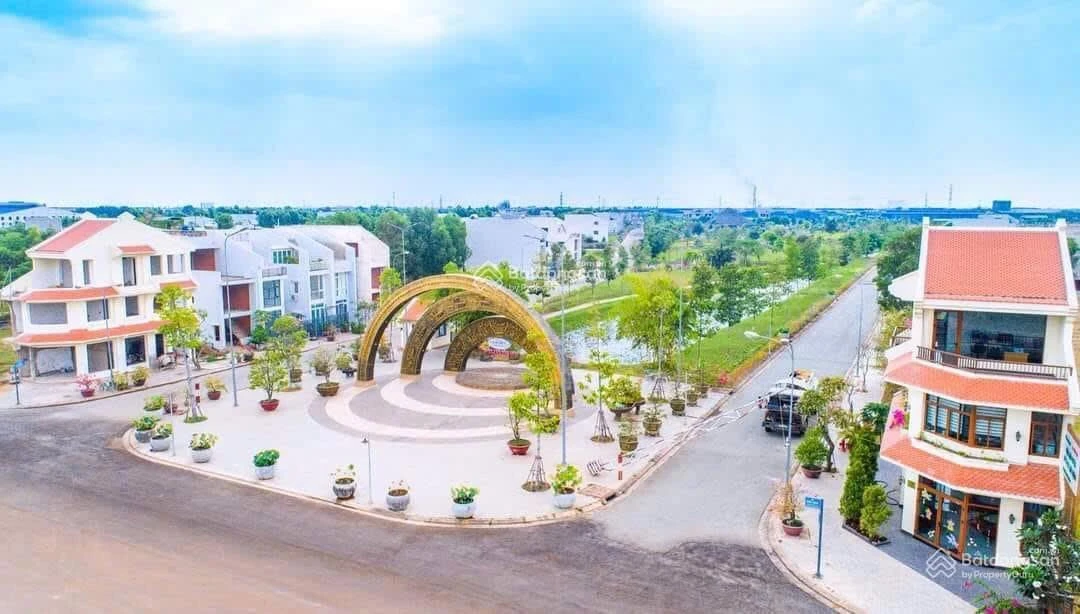 Ngộp bank bán gấp đất có sổ đỏ tại Làng Sen Việt Nam giá chỉ 880 triệu / 86m2 - Ảnh 1