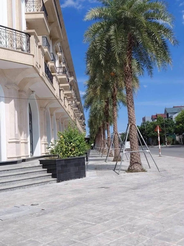 Bán nhà liền kề 4 tầng 542m2 mặt tiền Nguyễn Huy Oánh Hà Tĩnh