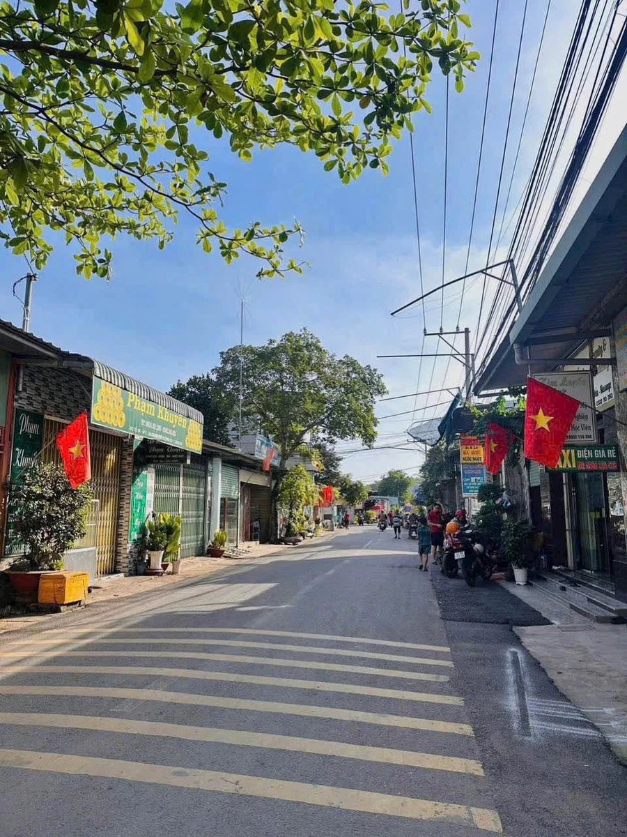 Bán nhà mặt tiền 5x18 sổ riêng Trảng Dài 2 tỷ 150 - Ảnh 1
