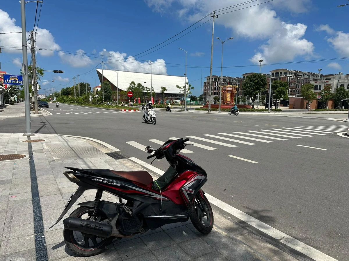 Bán đất mặt tiền Phạm Văn Đồng Huế 250m2 2 tỷ - Ảnh 1