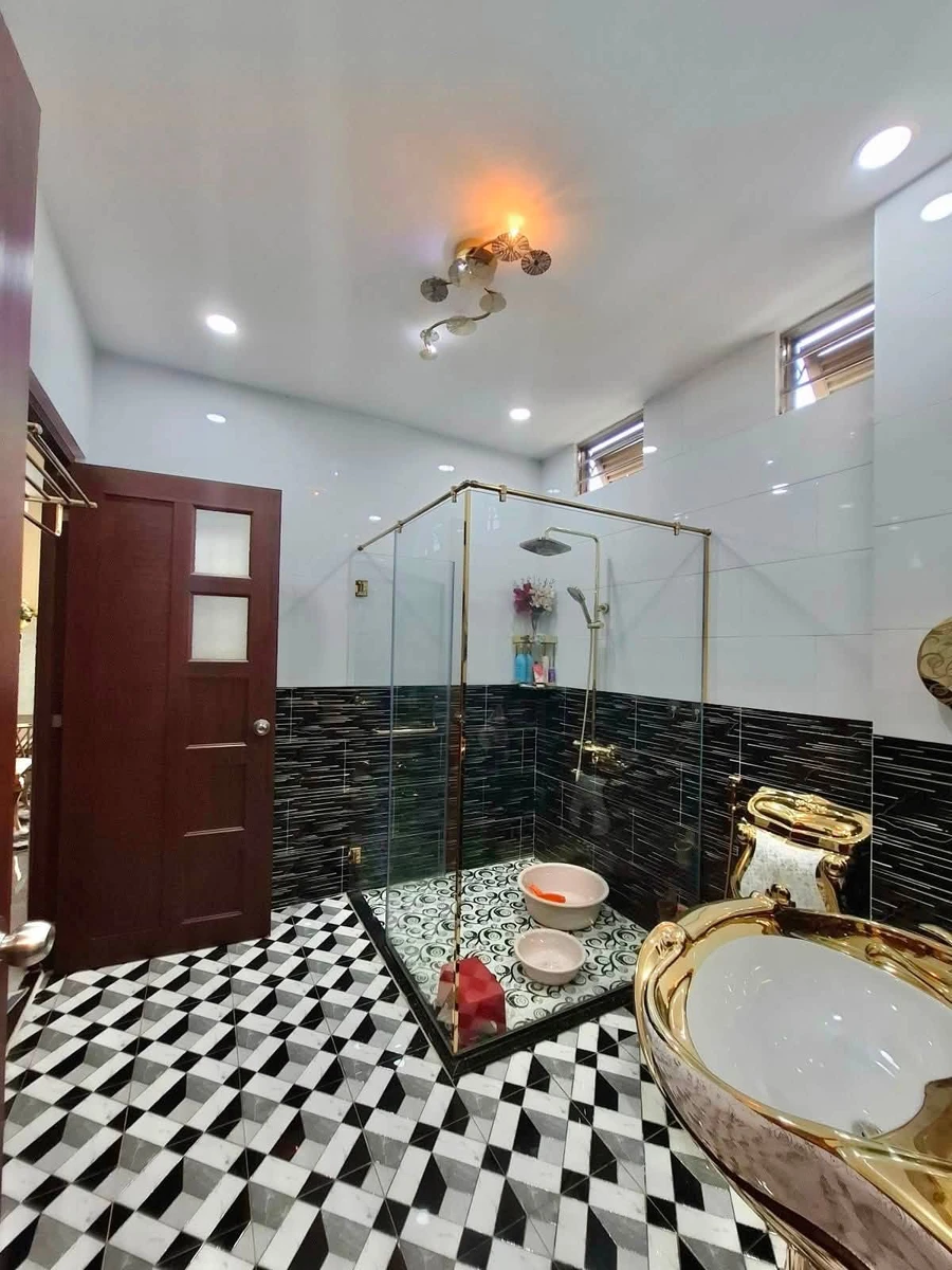 Bán nhà mặt tiền Lê Minh Xuân, 100m2, 7 tầng, thang máy, 16 phòng ngủ, gần chợ Tân Bình - Ảnh thu nhỏ 4