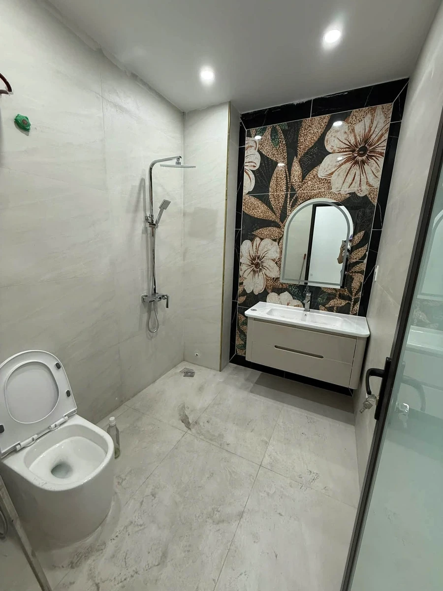 Bán nhà 5 tầng thang máy mặt chợ Dư Hàng 60m2 - Ảnh thu nhỏ 4