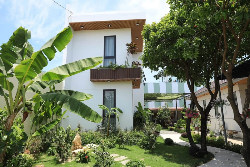 Cho thuê biệt thự sân vườn 350m2, 4 PN ở Sơn Trà gần biển