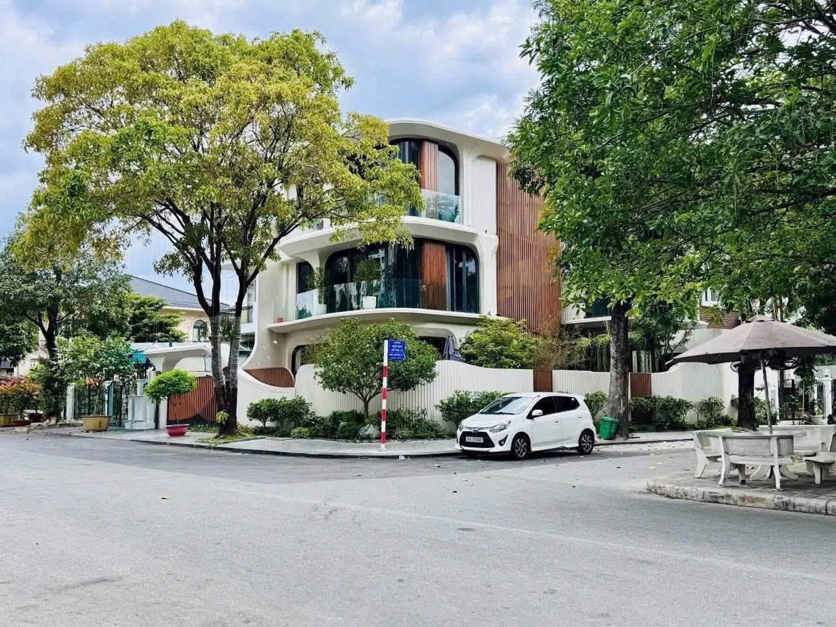 Bán biệt thự tứ lập 291,5m², 5PN, thang máy, full nội thất tại Mỹ Phú 1B, Phú Mỹ Hưng, Quận 7 - Ảnh thu nhỏ 2
