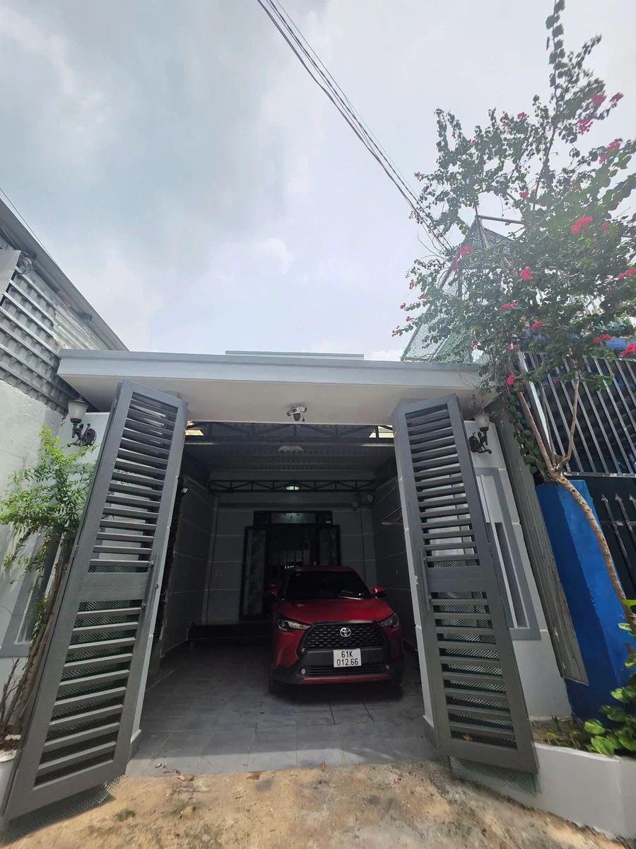Bán nhà 1 trệt 1 lầu 110m2, 3 phòng ngủ, khu 3 Phú Hòa, Thủ Dầu Một, Bình Dương - Ảnh thu nhỏ 2