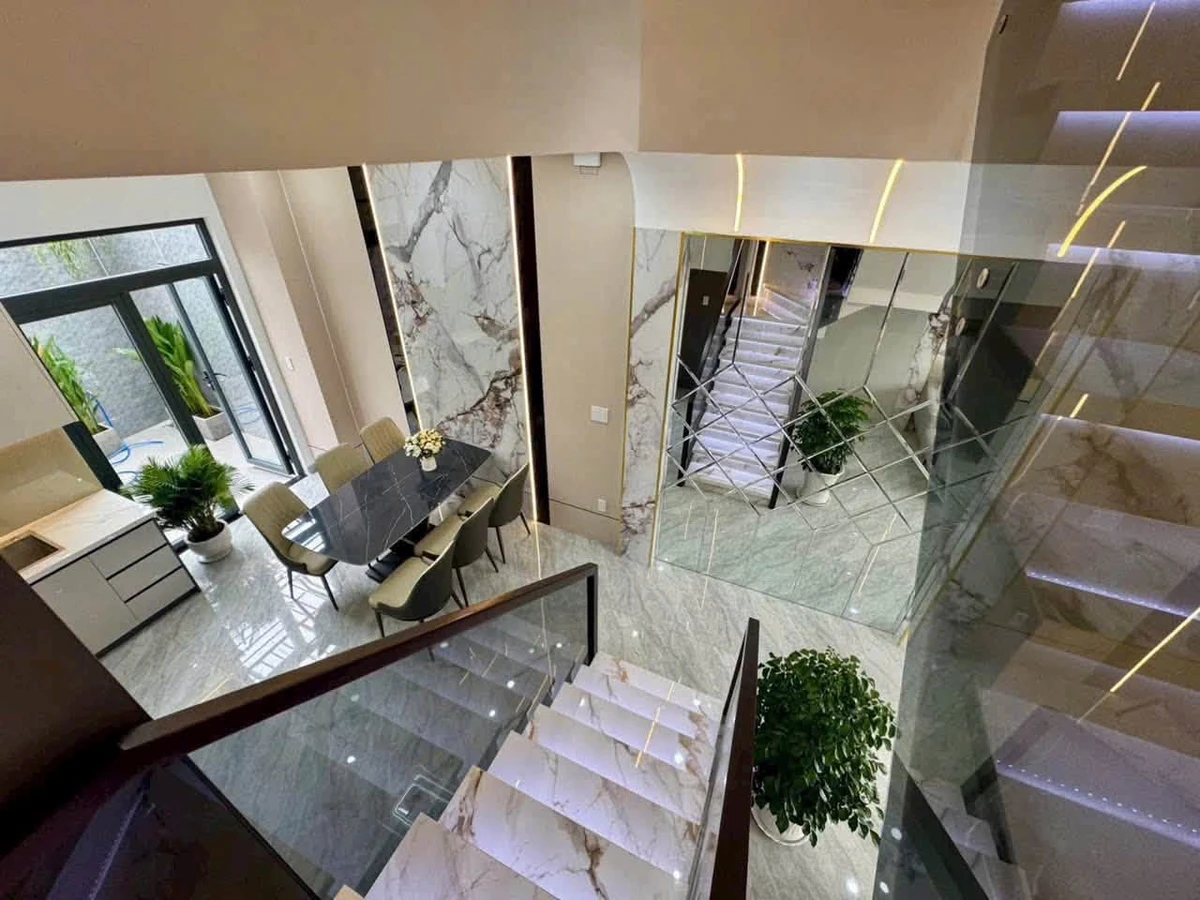 Bán nhà mặt sông Vàm Thuật 4x25m, 3PN, sân ô tô, Hà Huy Giáp Quận 12, giá 5,88 tỷ - Ảnh thu nhỏ 3