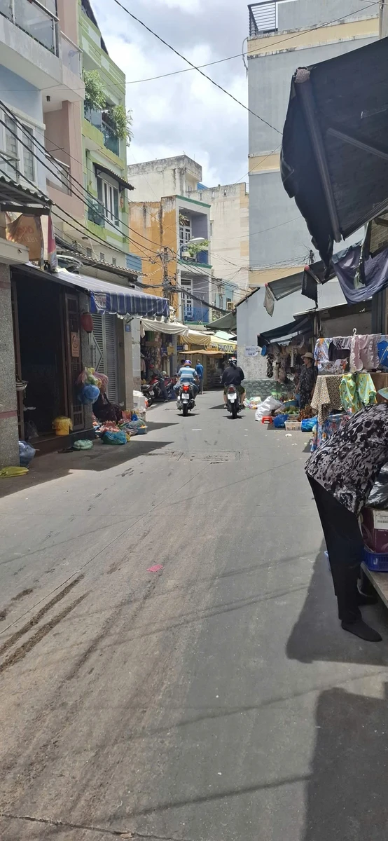 Bán nhà 4 tầng 7PN mặt tiền kinh doanh Quận 4 giá 8 tỷ - Ảnh thu nhỏ 2