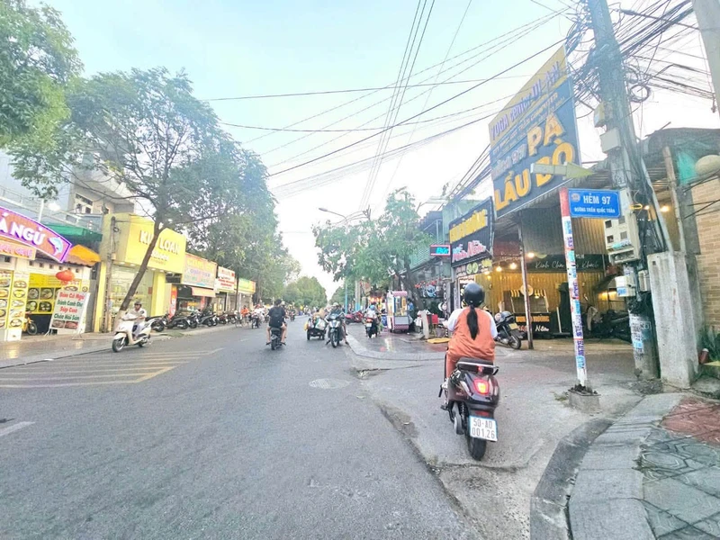 Bán đất mặt tiền Trần Quốc Toản Dĩ An 231m2