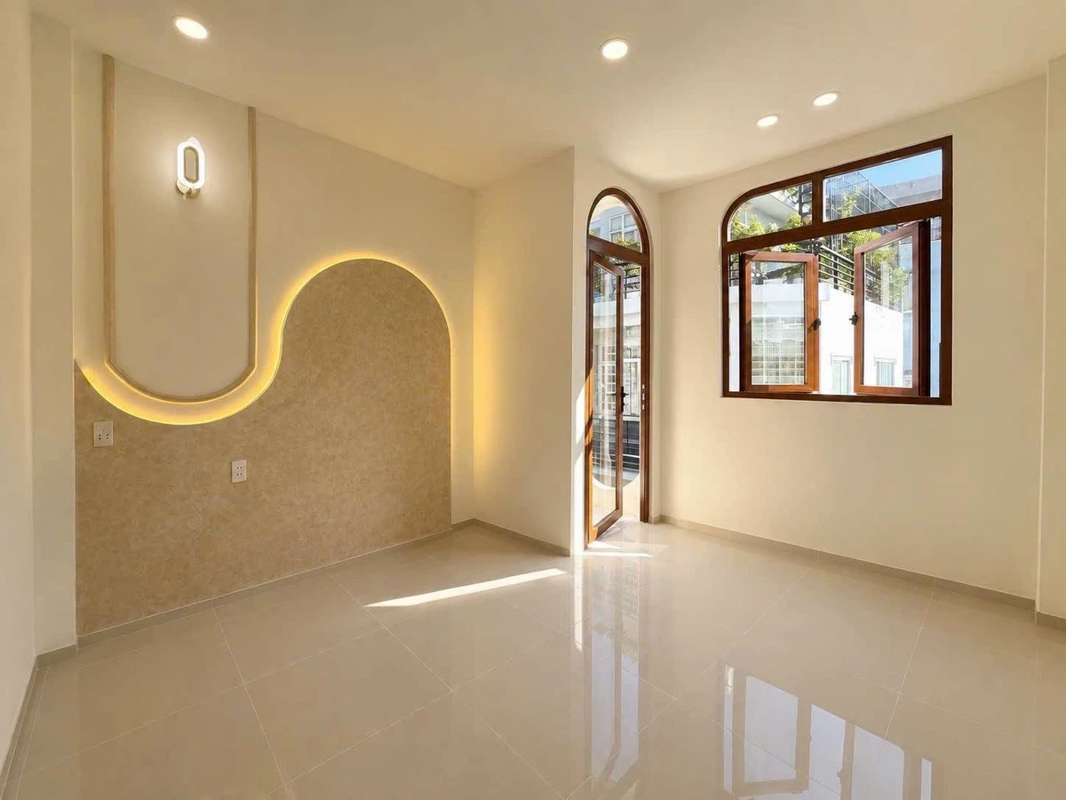 Bán nhà 1 trệt 2 lầu 33m2, 2PN 3WC, trục Hoàng Diệu Quận 4, giá 5,59 tỷ - Ảnh thu nhỏ 4