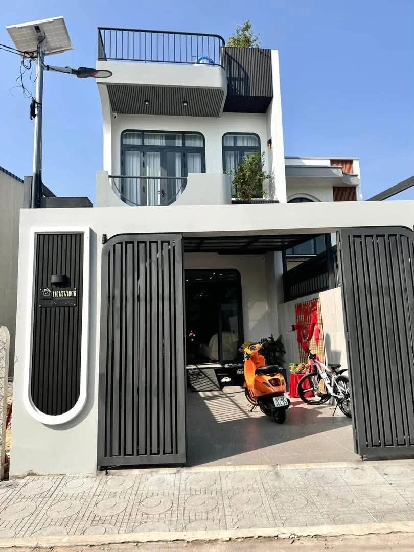 Bán nhà 1 sẹc Hương Lộ 15, 100m2, 3 phòng ngủ, Tân Triều - Ảnh 1