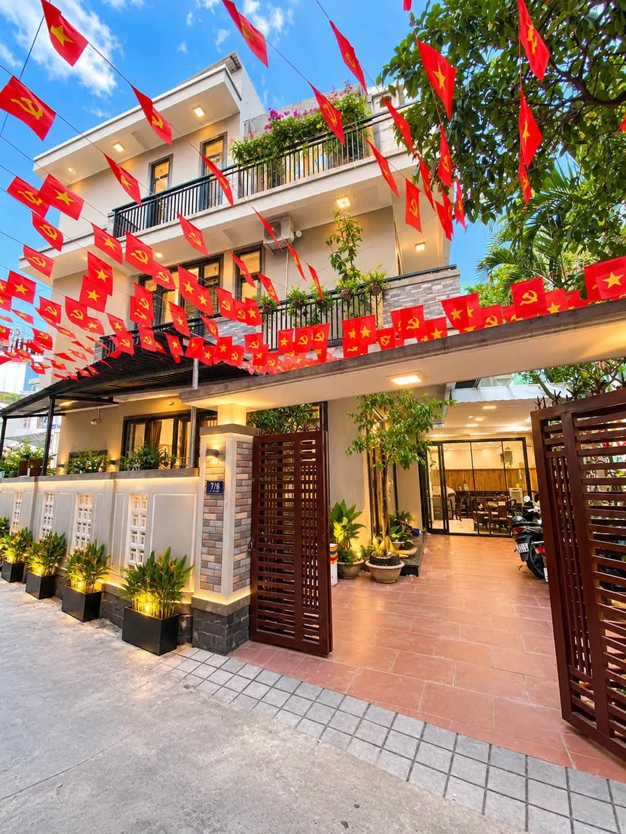 Bán nhà 3 tầng 141m² 2 mặt tiền Lê Quý Đôn Huế - Ảnh 1