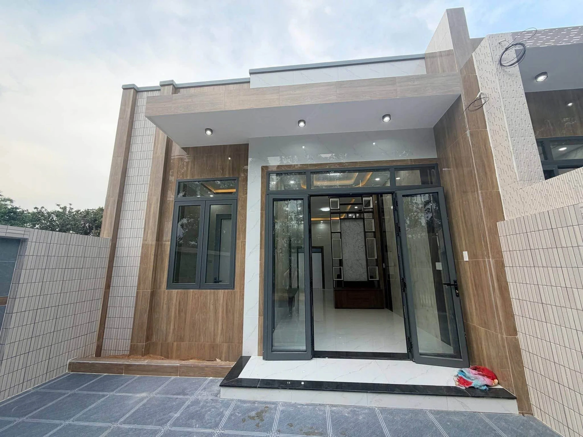 Nhà 2 phòng ngủ bán 1 tỷ 380 Long Hải, 108 m² - Ảnh 1