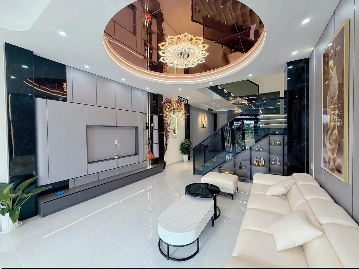 Bán nhà 3PN Rạch Giá, 100m², 4 tỷ, nội thất cao cấp - Ảnh thu nhỏ 3