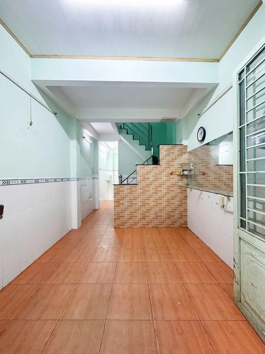 Bán nhà sổ hồng riêng 1 trệt 2 lầu hẻm Bùi Văn Ba, Quận 7, giá 3,59 tỷ - Ảnh thu nhỏ 2