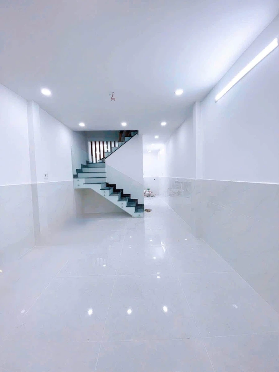 Bán nhà hẻm Đoàn Văn Bơ Quận 4, 37m², 3PN 2WC, giá 5,7 tỷ - Ảnh thu nhỏ 2