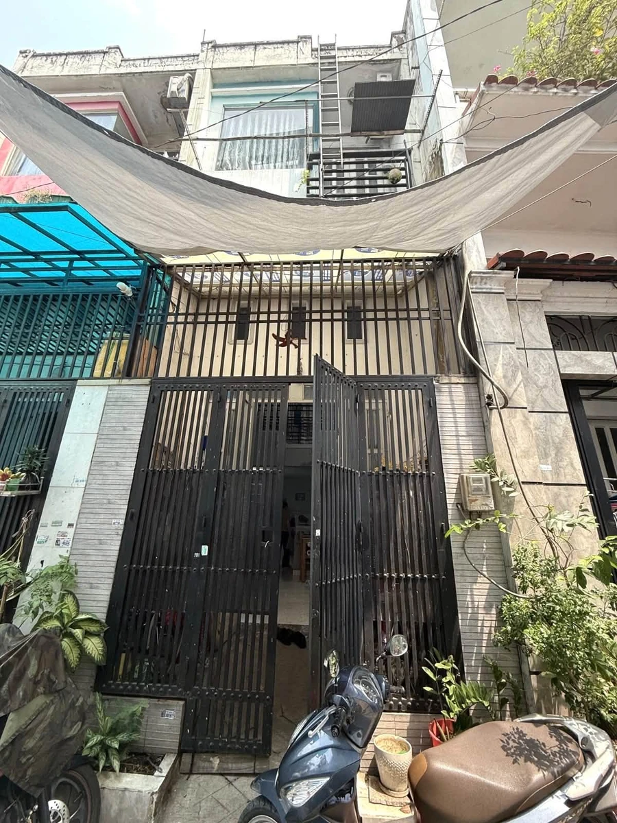 Bán nhà 3PN 58m² 3 tầng gần chợ Gò Xoài, Nhà Bè - Ảnh 1