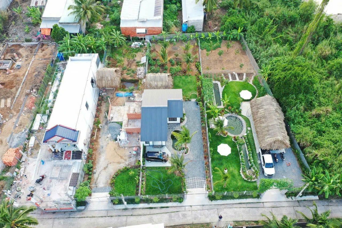 Bán khu nghỉ dưỡng 580m² hồ bơi gần KCN Giao Long - Ảnh 1