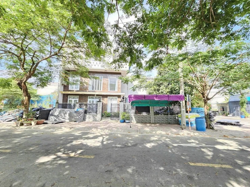 Bán nhà lô góc 2 mặt tiền 243m² Dĩ An - 9,5 tỷ