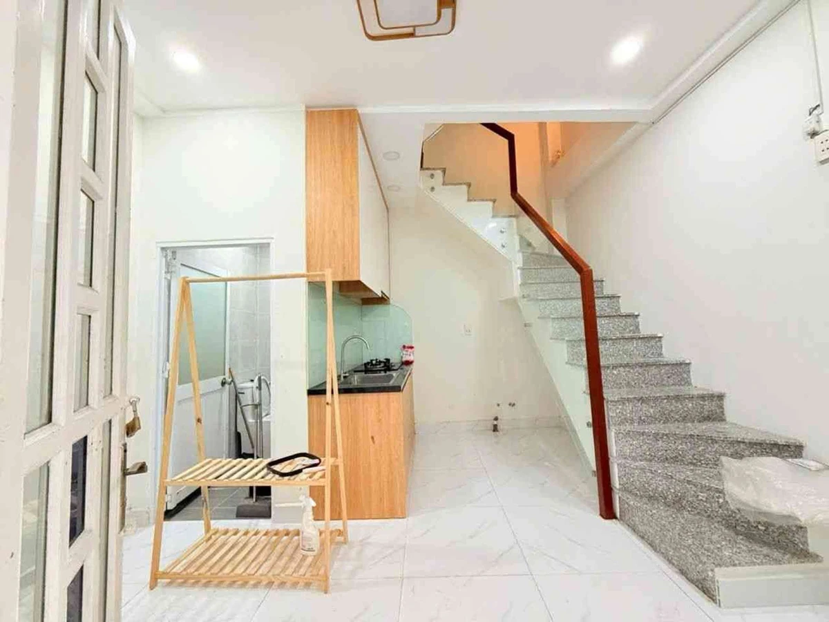 Bán nhà 3 tầng 2PN Quận 4, 15.6m² – 3.2 tỷ - Ảnh thu nhỏ 2