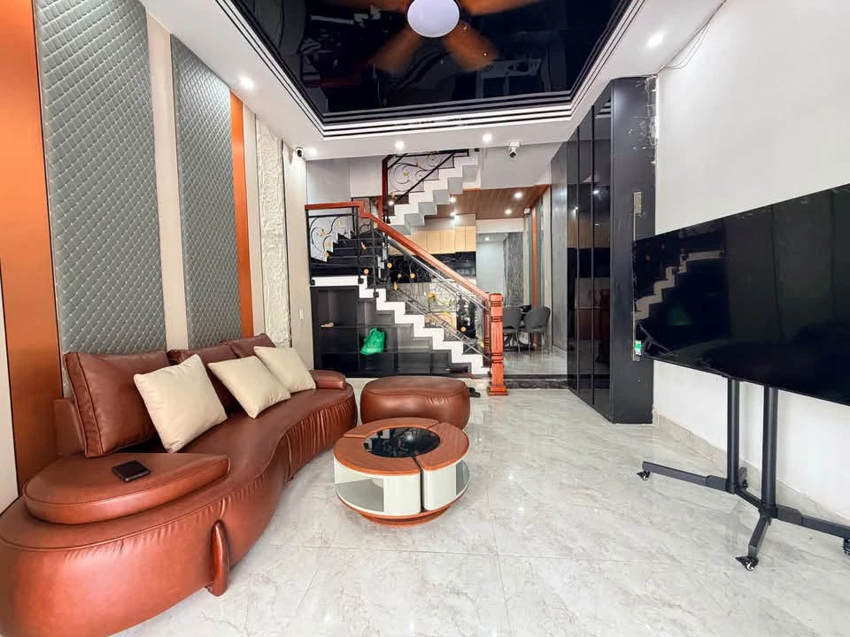 Nhà bán 3 tầng 60m2 mặt tiền 7,5m Nha Trang - Ảnh thu nhỏ 3